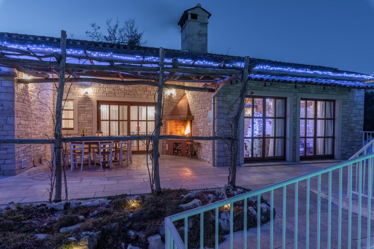 Family Villa Lipica With Private Pool And Jacuzzi Pazin Eksteriør bilde