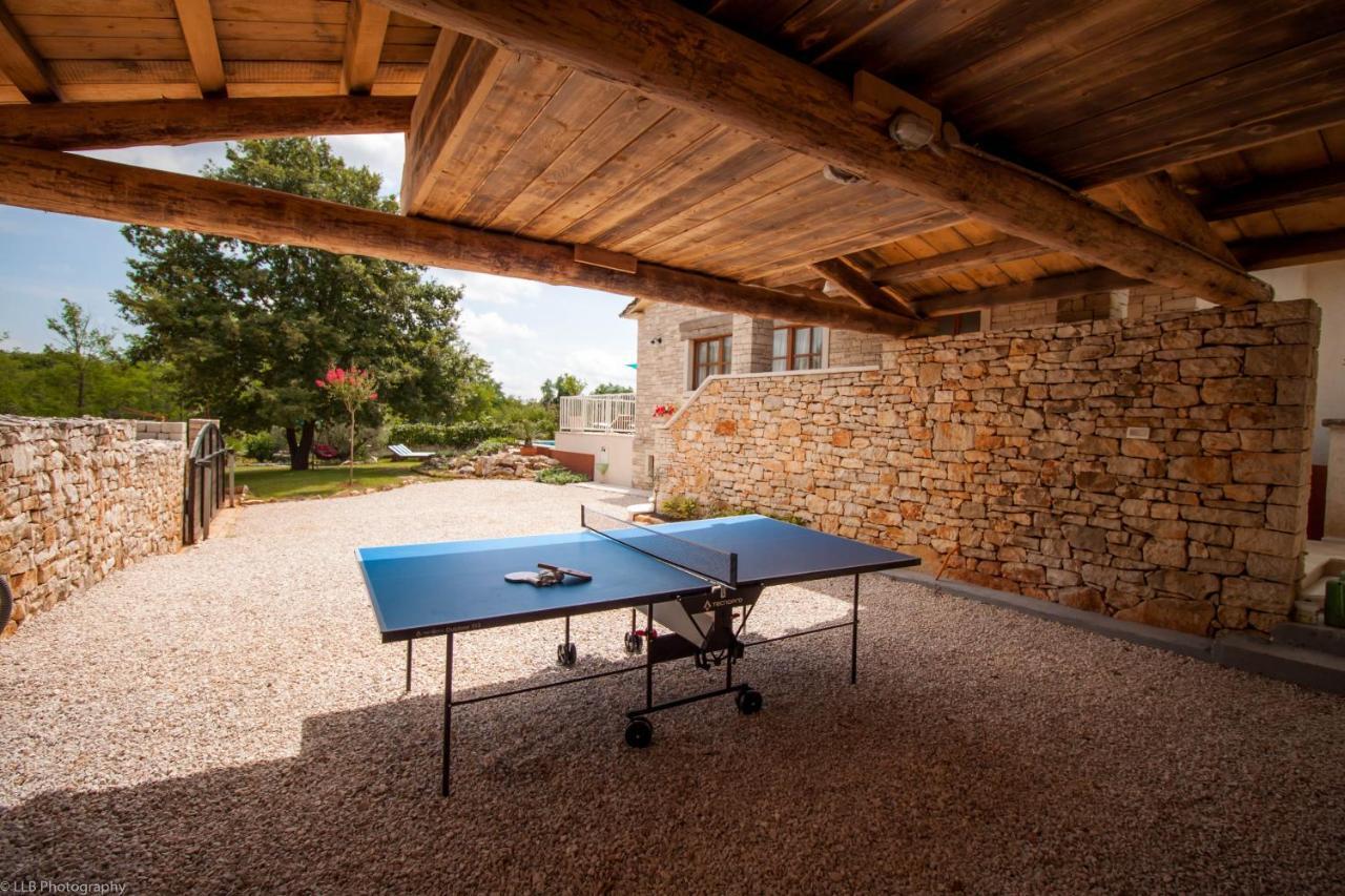 Family Villa Lipica With Private Pool And Jacuzzi Pazin Eksteriør bilde