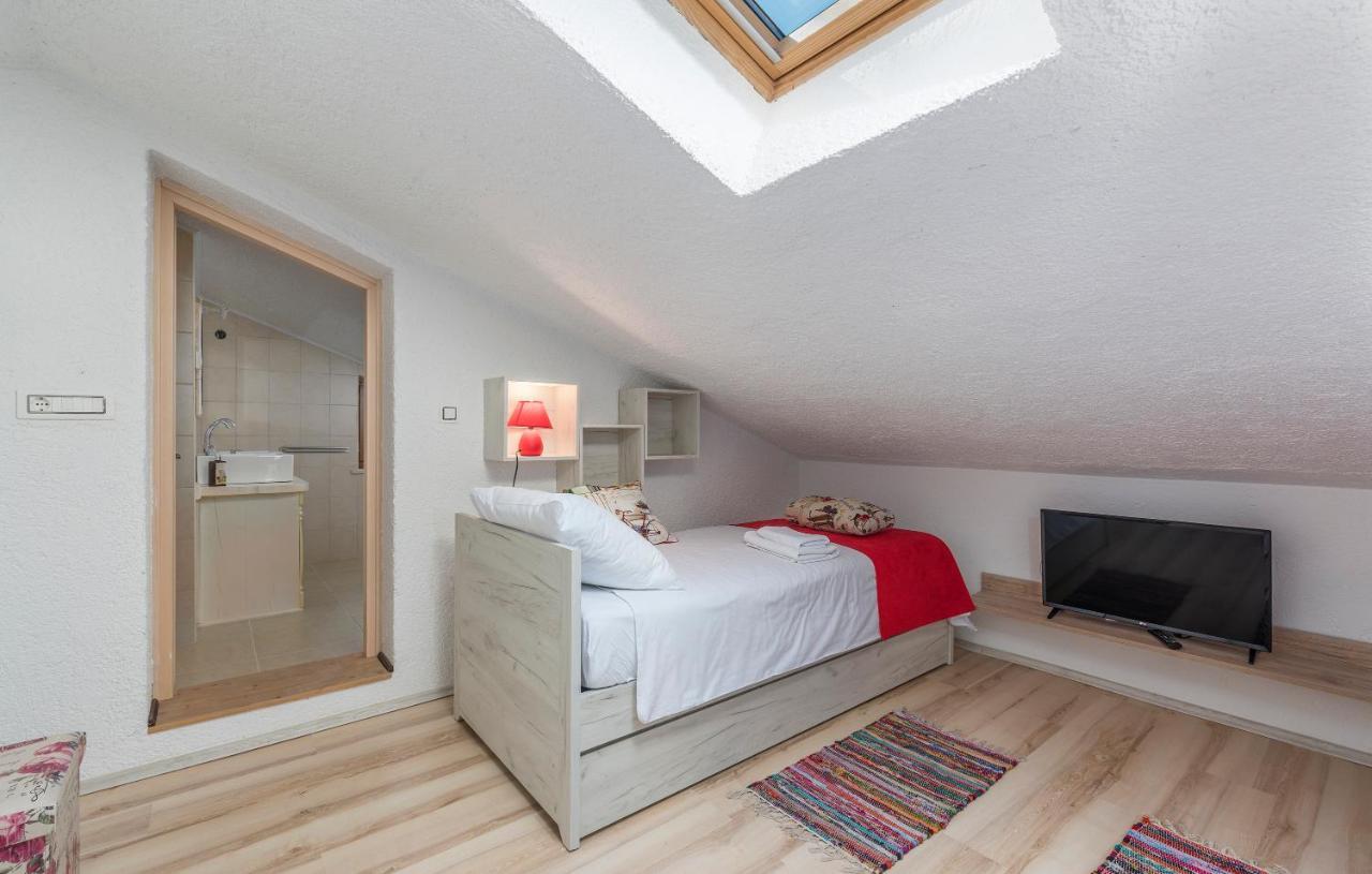Family Villa Lipica With Private Pool And Jacuzzi Pazin Eksteriør bilde