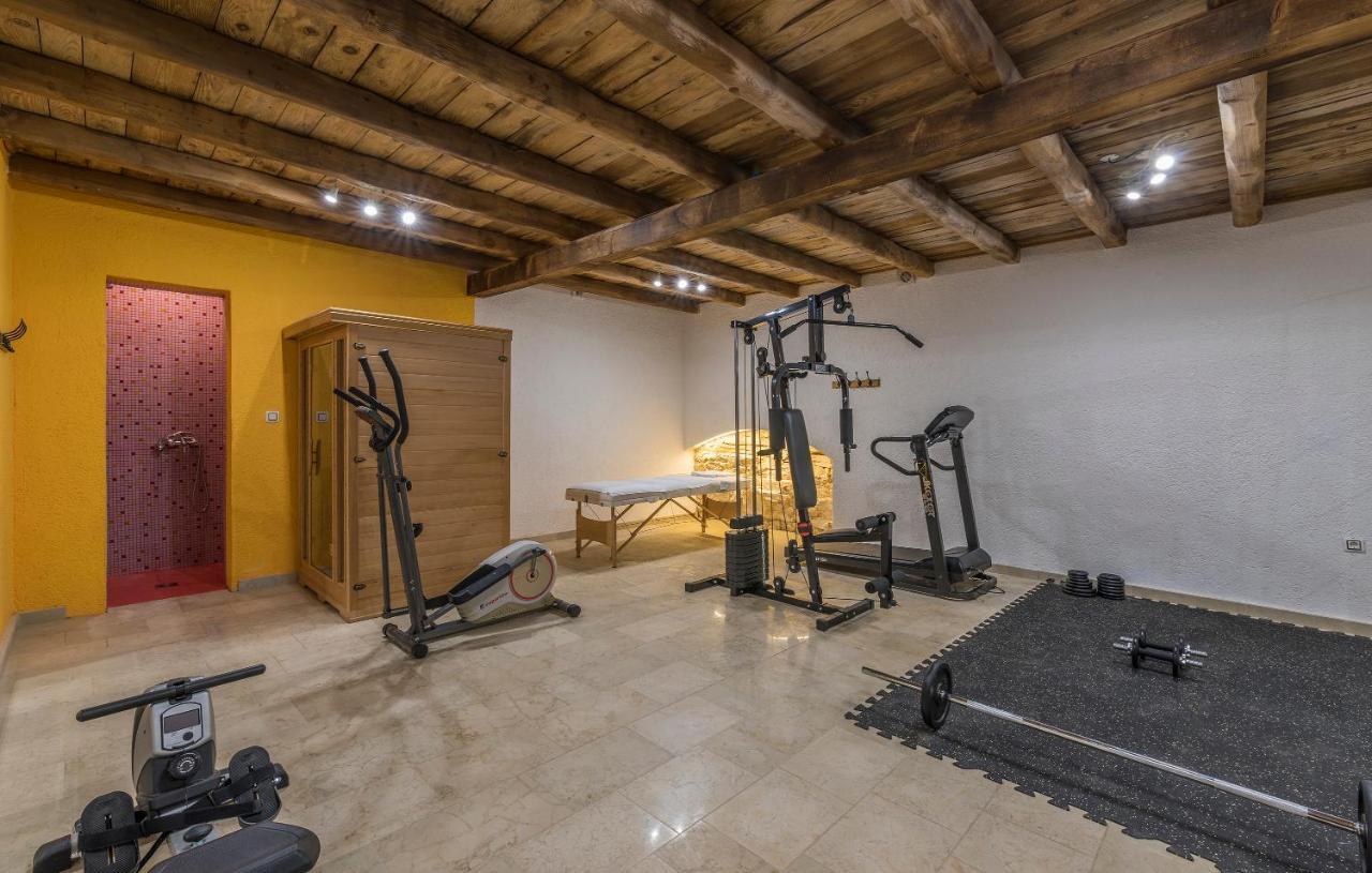 Family Villa Lipica With Private Pool And Jacuzzi Pazin Eksteriør bilde